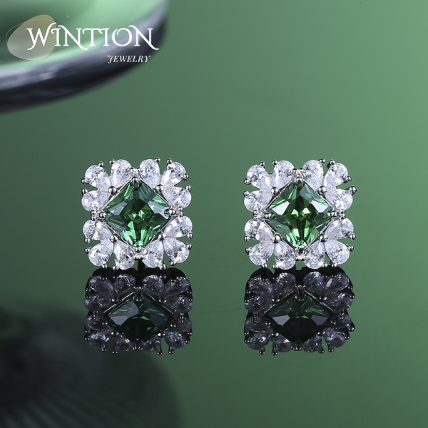 Women's s925 Sterling Silver Emerald Green Stud Earrings Sparkling