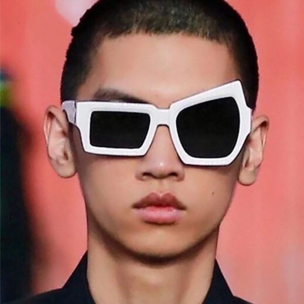 Lifted Eyebrow Irregular Square Sunglasses