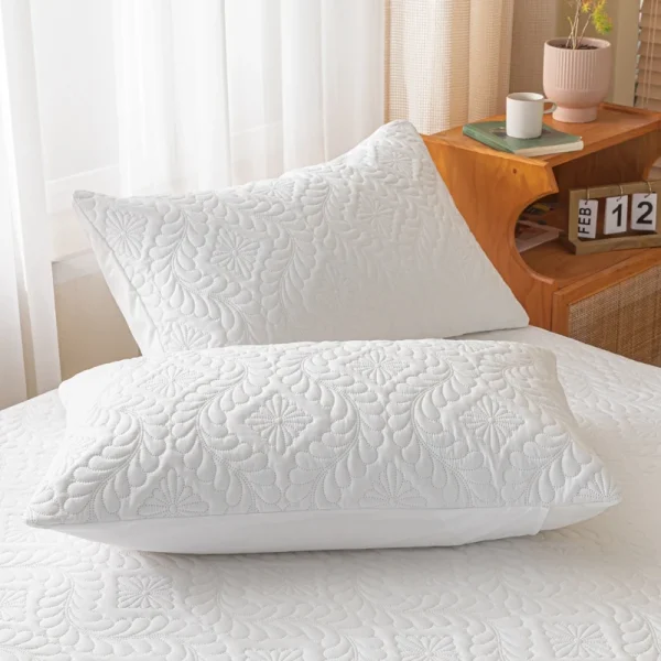 Waterproof Quilted Pillowcase 48x74cm