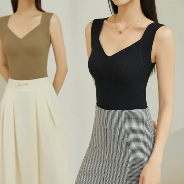 V-neck Slim Fit Silk Wool Thermalwear with Bra Pads